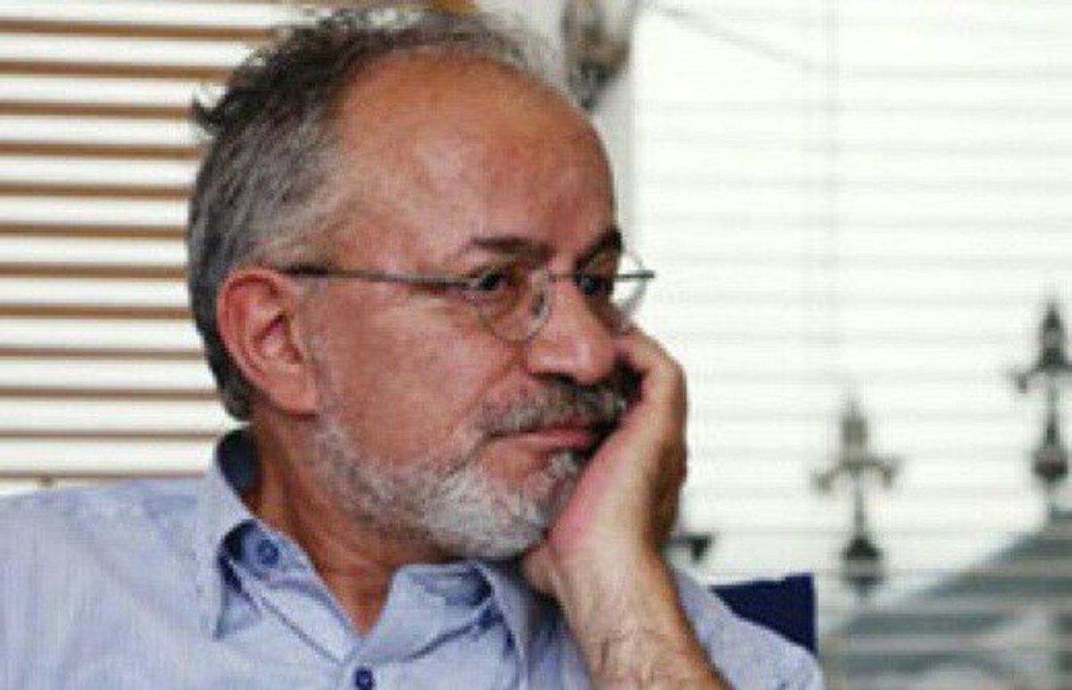 کارگردان «همسران» و «خانه سبز»: اگر این کاره نیستند، وقت هیچکس را نگیرند، استعفا بدهند