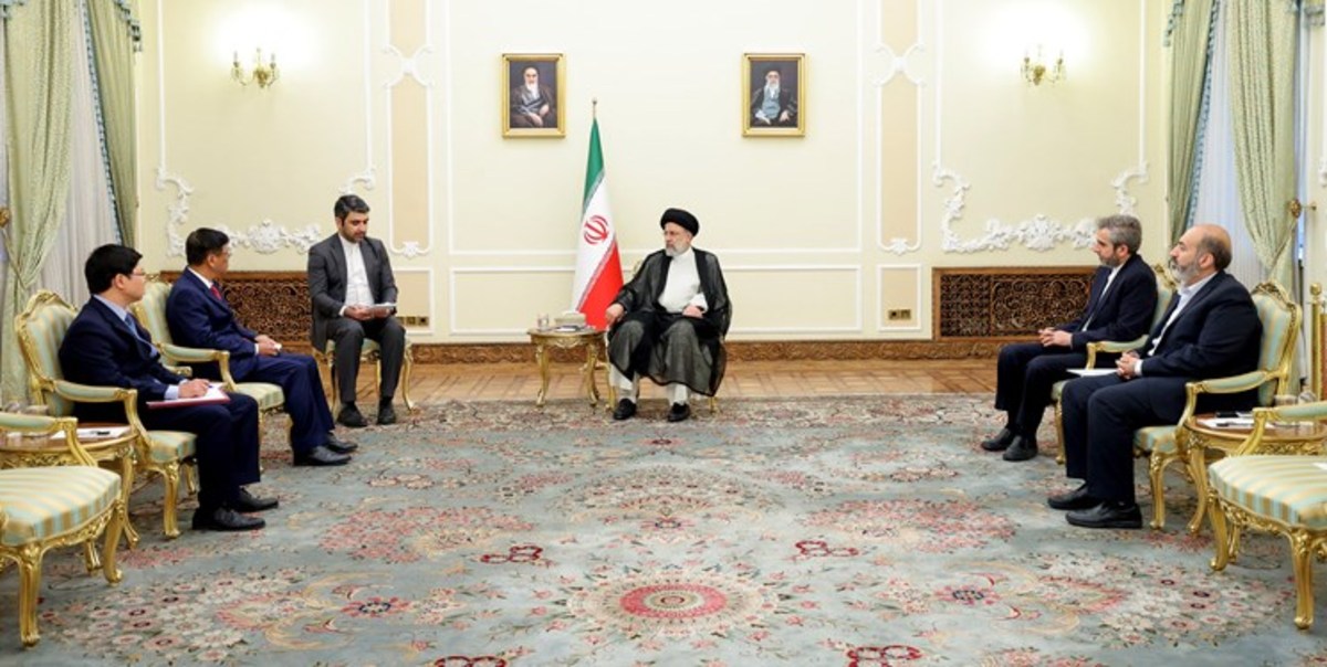رئیسی: تاریخ هیچ‌گاه جنایت‌های آمریکا علیه ملت ویتنام را از یاد نمی‌برد
