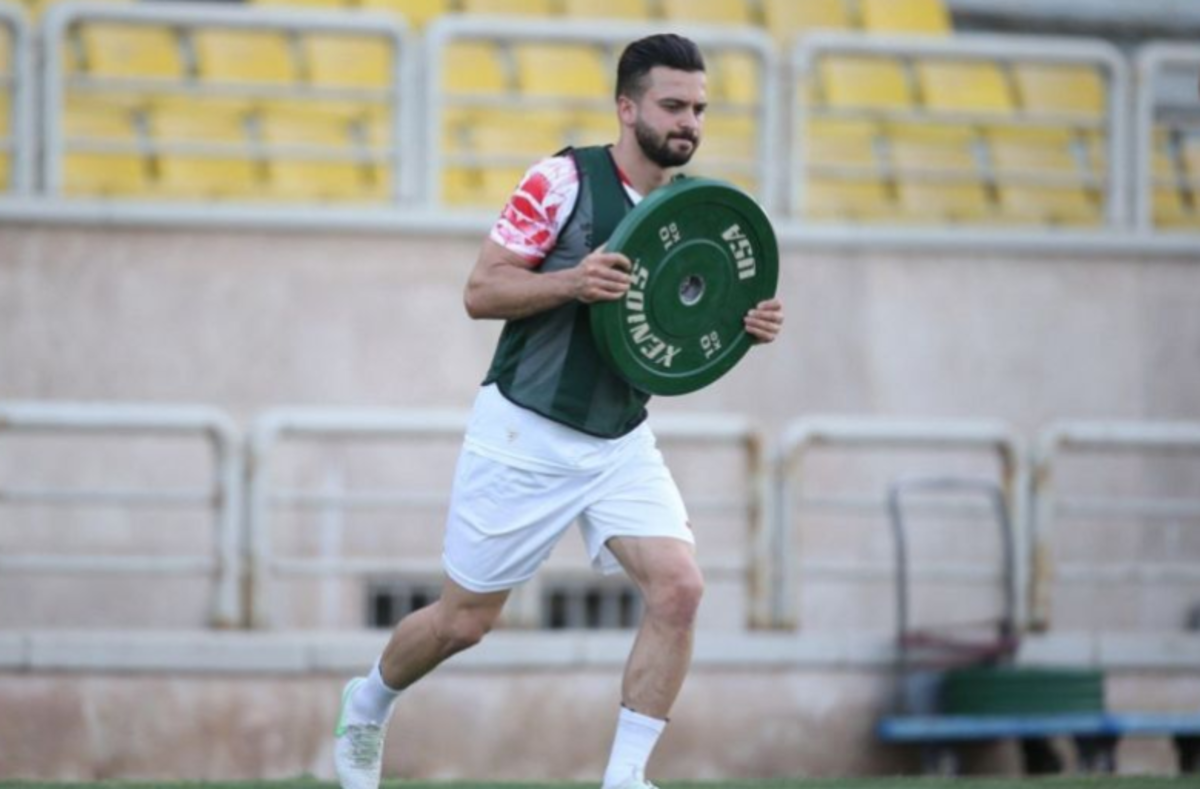 علاقه هافبک پرسپولیسی به شماره ۷ علی پروین