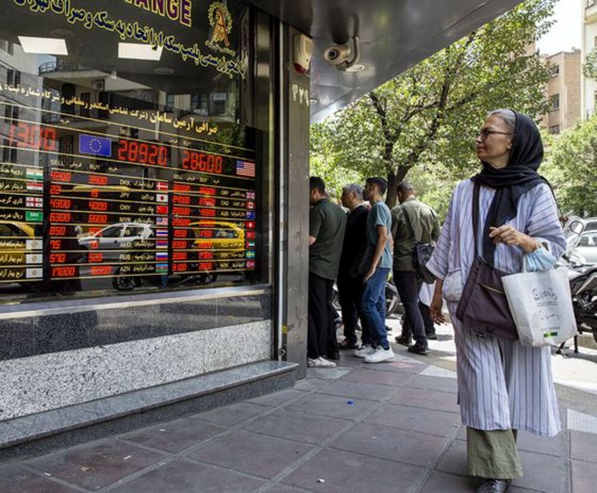 آرامش در بازار ارز با اتکا به توان صادراتی/ مدیریت بازار بدون ارزپاشی