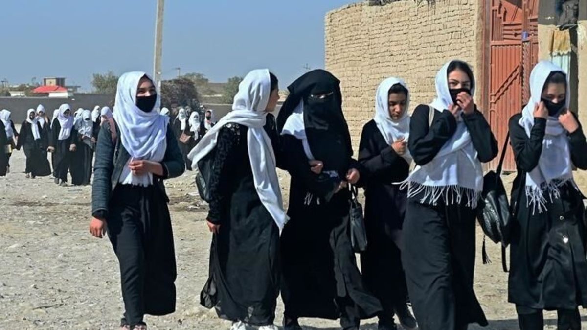 مخالف نبودن رهبر طالبان با بازگشایی مدارس دختران