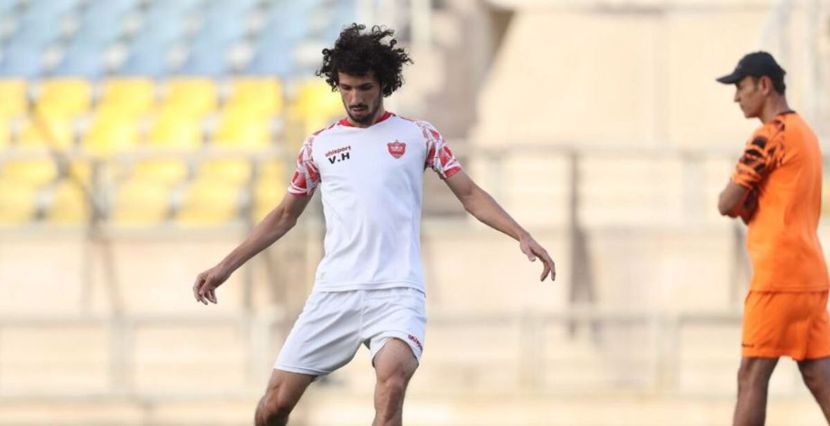 هنانوف رسماً هافبک دفاعی شد