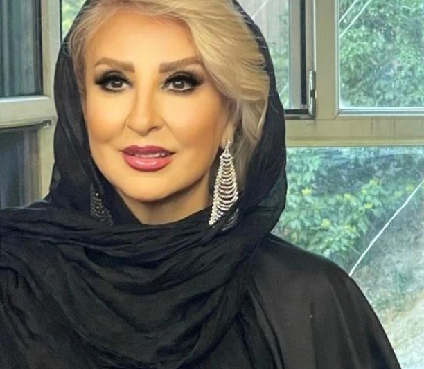میکاپ غلیظ و گوشوارههای چشمگیر مرجانه گلچین میکاپ غلیظ و گوشوارههای چشمگیر مرجانه گلچین