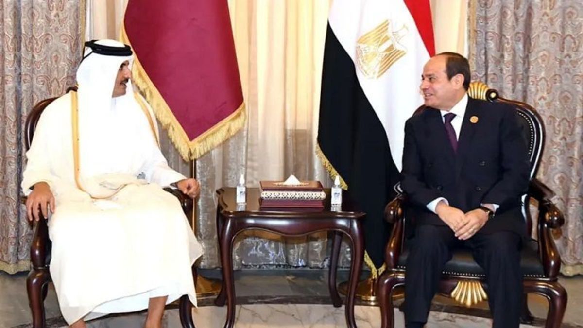 امیر قطر وارد قاهره شد/ گفتگو و رایزنی آل ثانی و السیسی