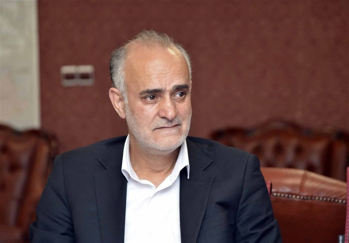 نبی آستین‌ها را بالا زد