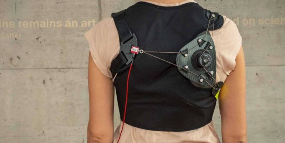 ساخت یک جلیقه برای کمک به افراد معلول