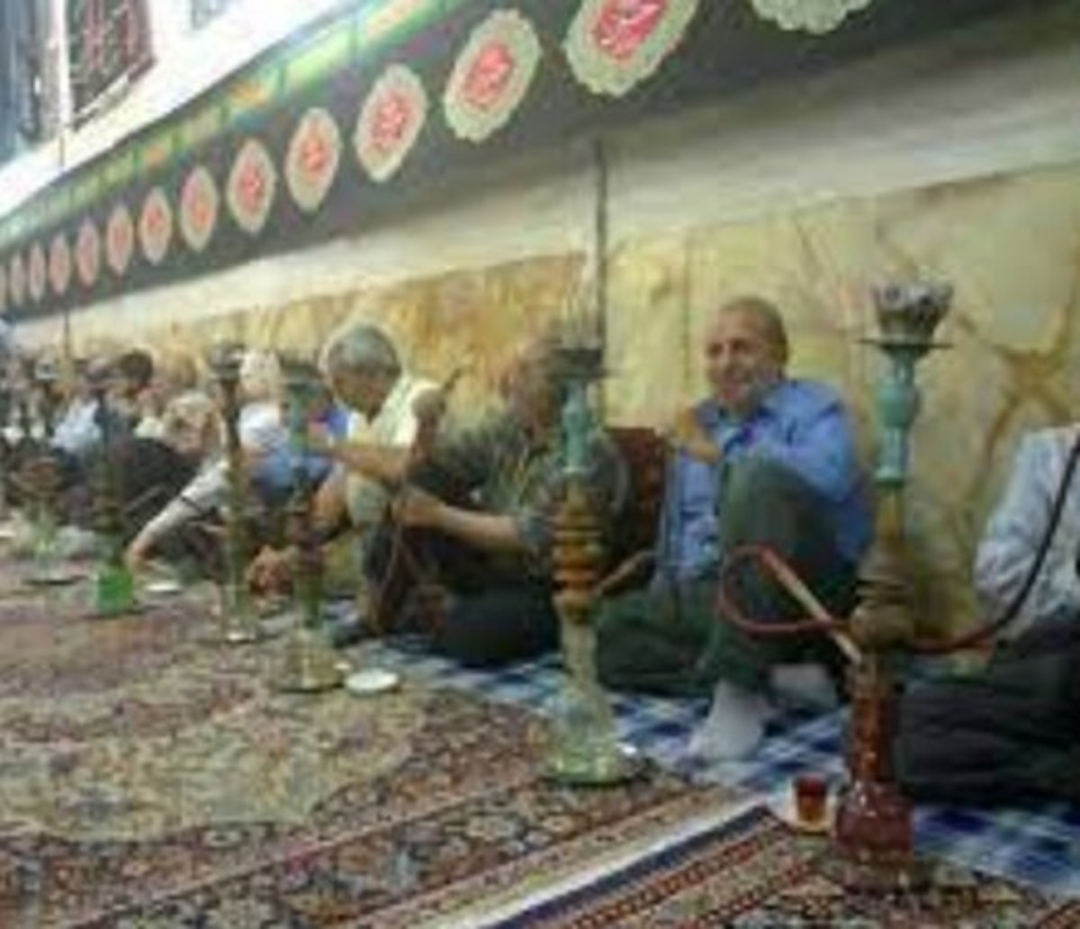 عزاداری حسینی به صرف قلیان! بلاتکلیفی جامعه در مصرف دود و دَمِ قلیان