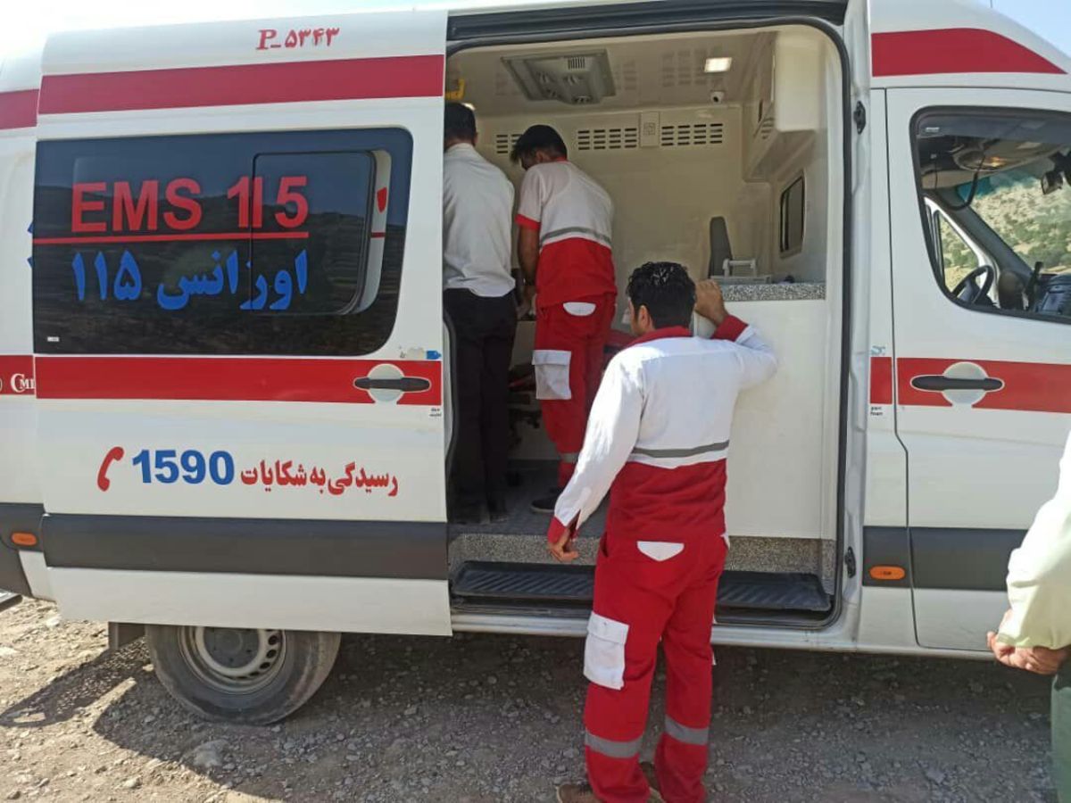 نجات ۱۰ نفر از غرق شدن در یک حادثه واژگونی قایق