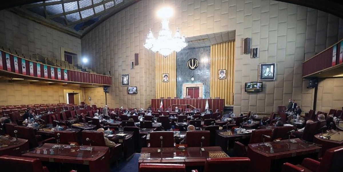 مصوبه مجمع تشخیص برای کاهش مالکیت دولت در شرکت‌ها طبق برنامه هفتم