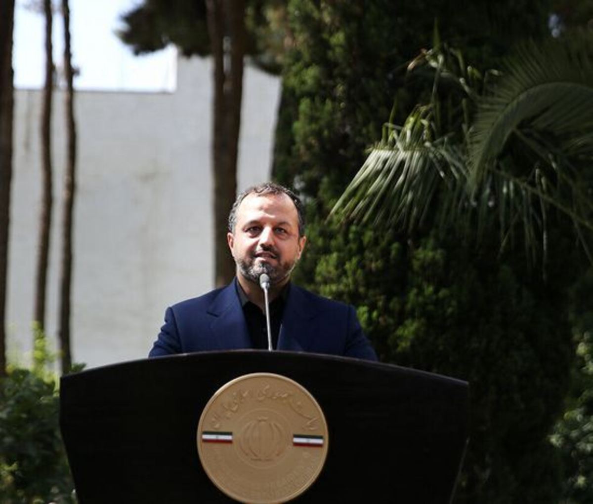 خاندوزی: بدهی مالیاتی فعالان اقتصادی در هفته دولت بخشوده می‌شود