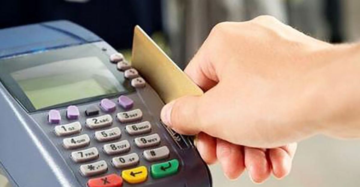 سارقان با استفاده از اسکیمر اطلاعات ۱۲۰ کارت بانکی را سرقت کردند