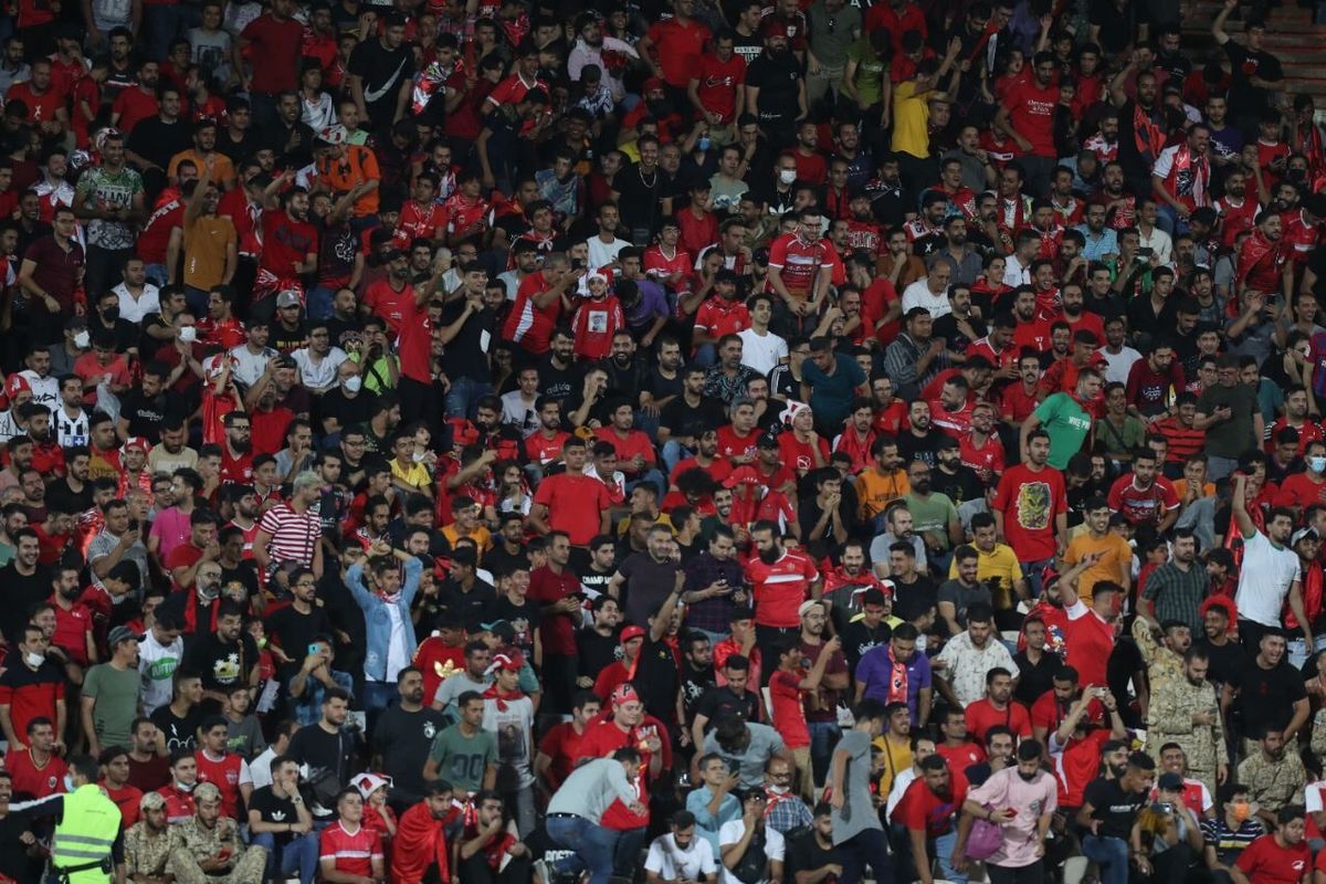 باشگاه فولاد خطاب به پرسپولیس: یا عذرخواهی کنید یا شکایت می‌کنیم