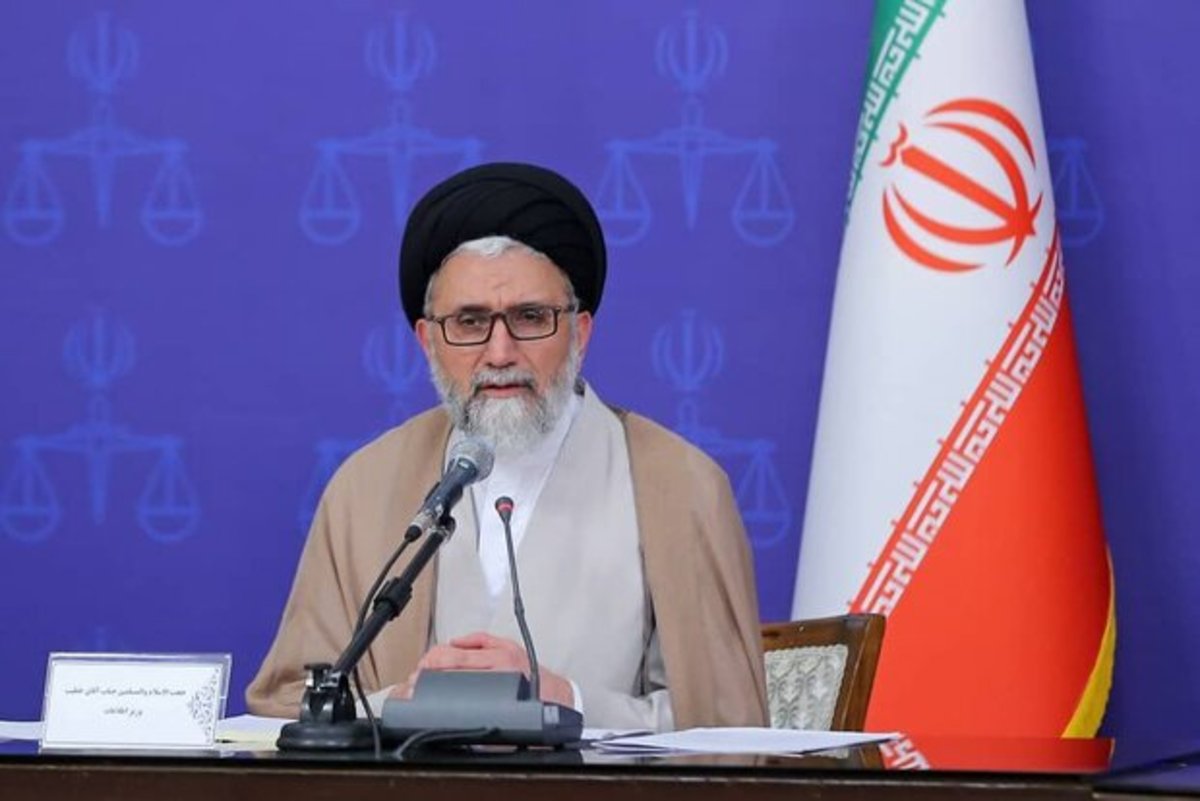 کشور‌هایی که به دشمنان ملت ایران کمک کنند منتظر تلافی باشند