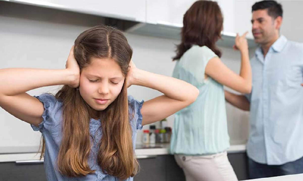 دعوای والدینم کلافه ام کرده است