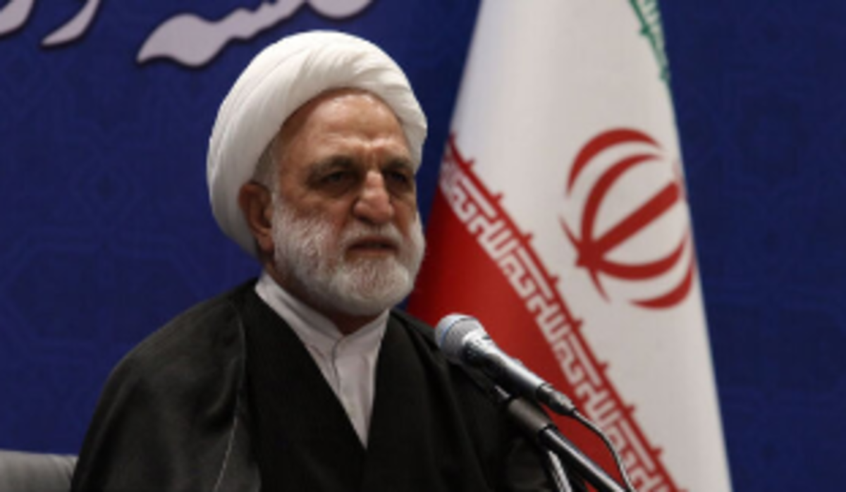 هیچ اختلاسگری آزاد نیست/مسئولان باید شکرگزار خدمتگزاری در این نظام باشند