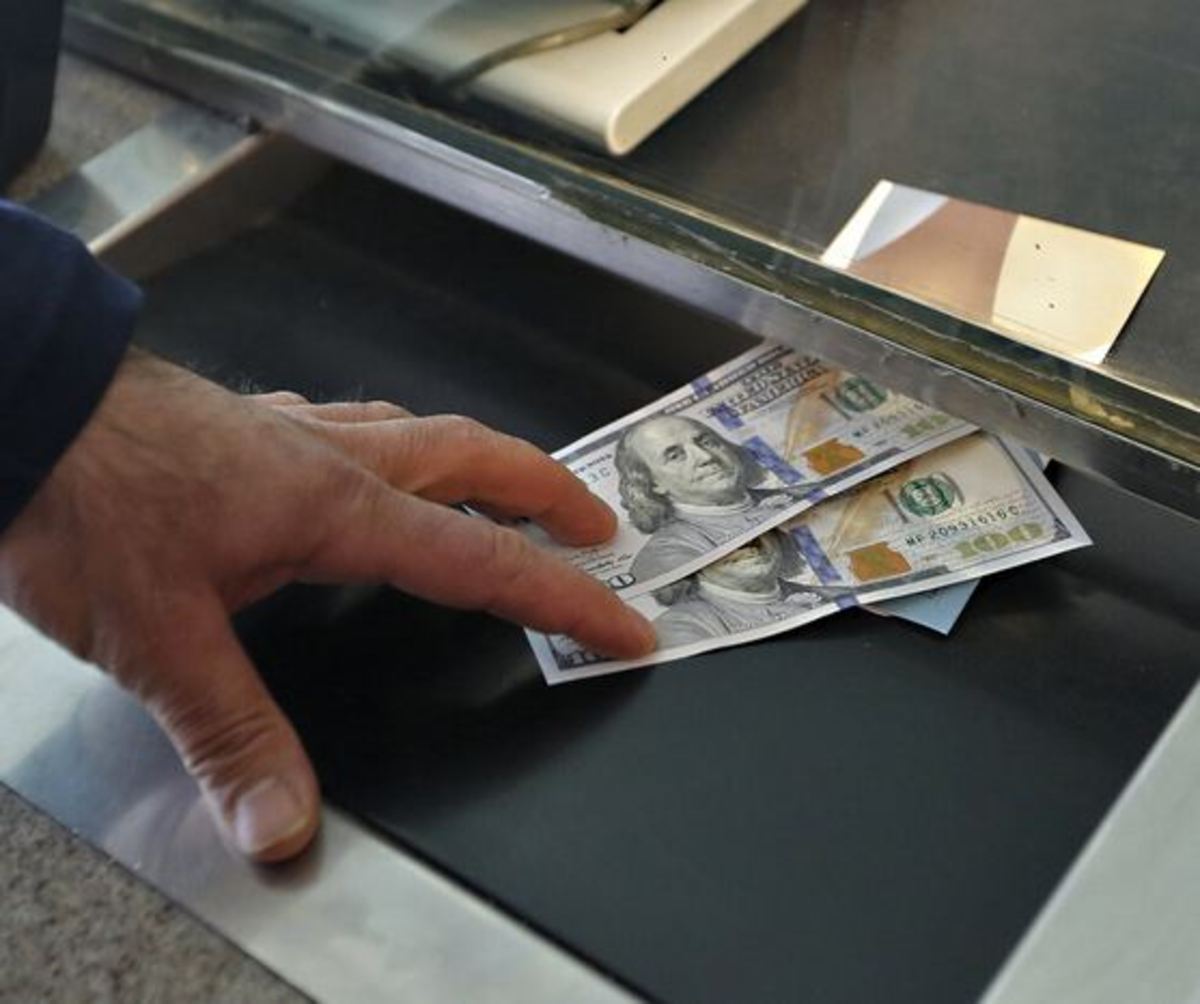 آغاز معاملات توافقی دلار با قیمت ۲۸ هزار و ۶۵۰ تومان
