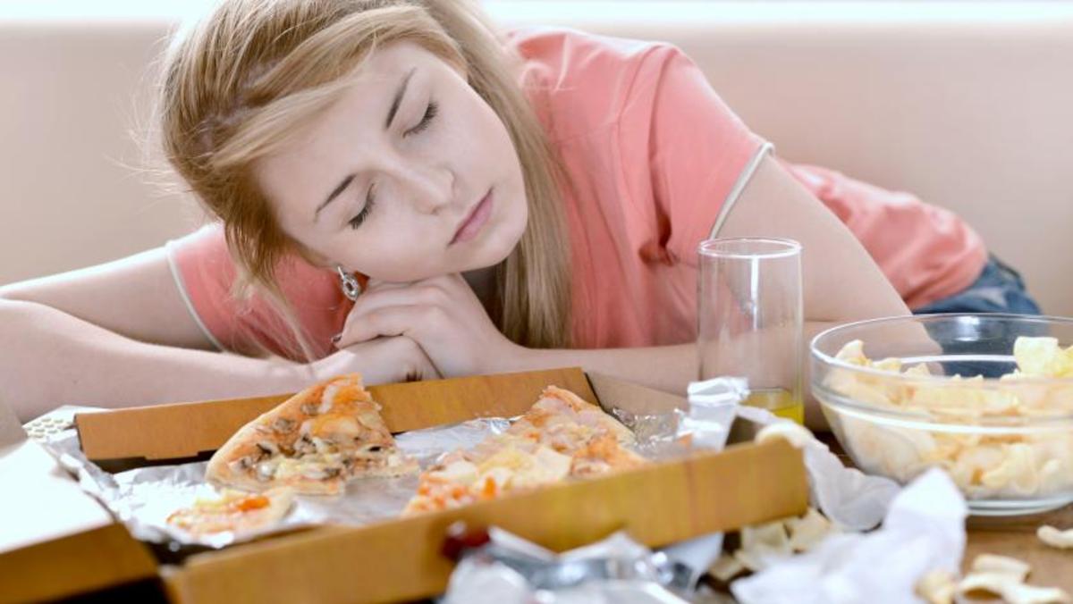 خستگی بعد از وعده ناهار