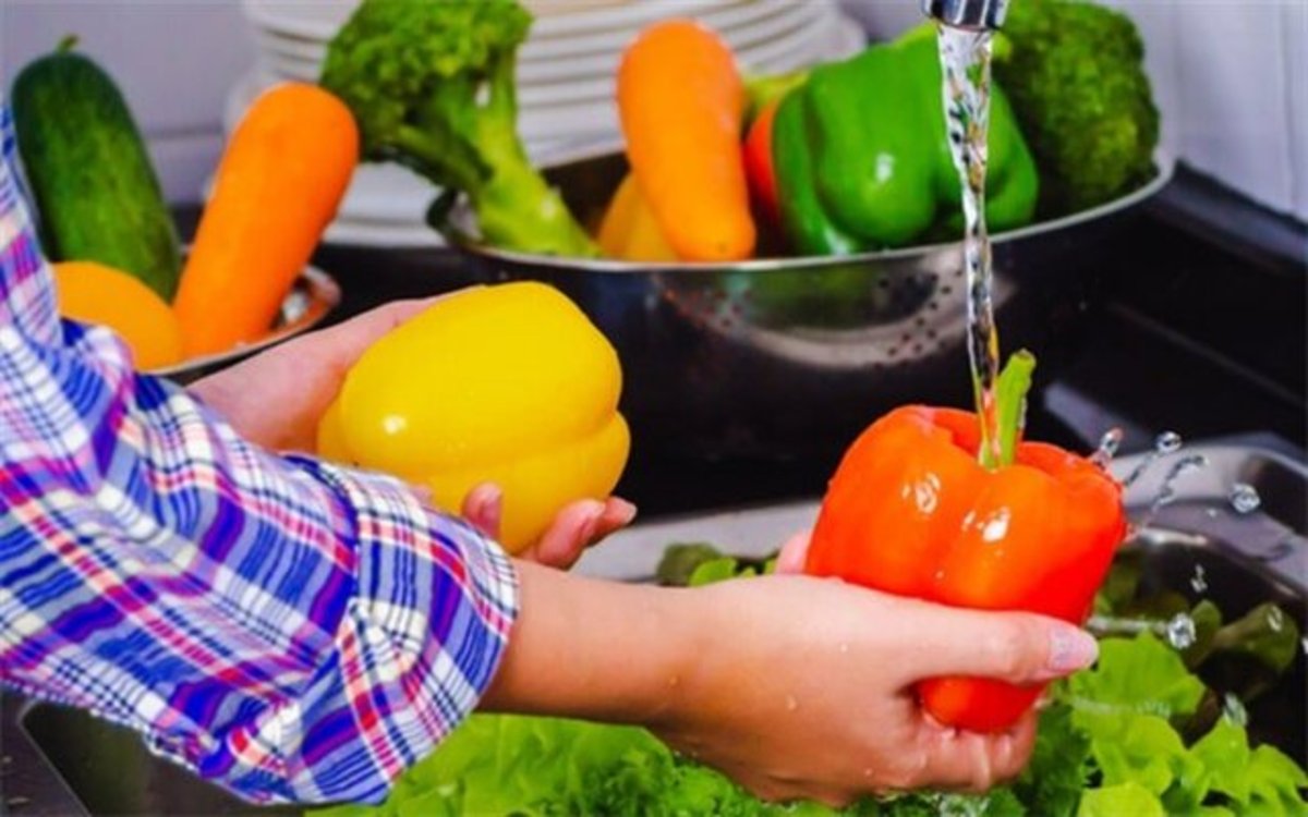 مراحل شستشو میوه‌ها و سبزیجات برای جلوگیری از عفونت‌های انگلی