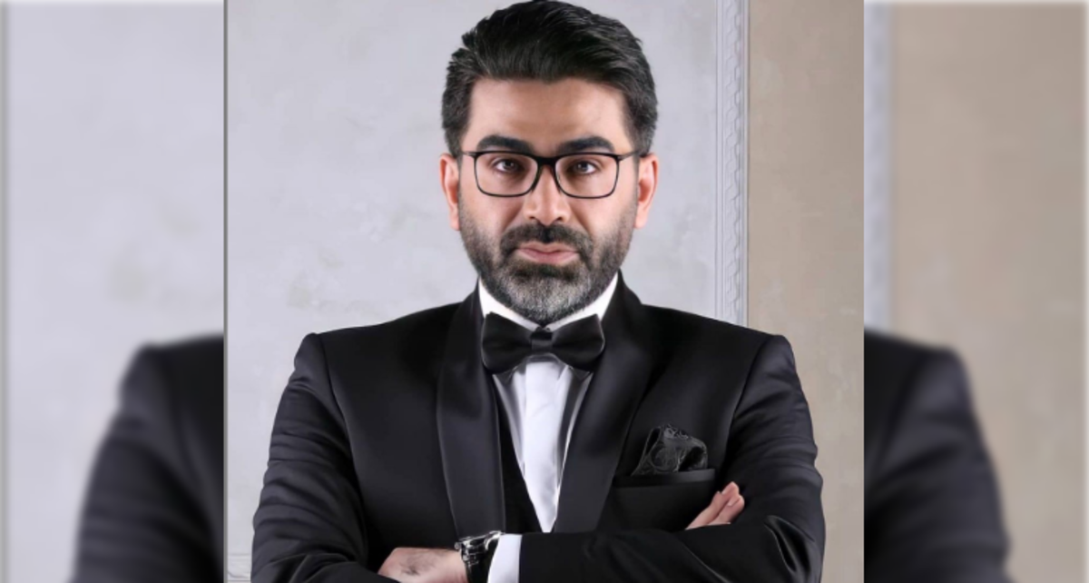 تولد ۴۵ سالگی فرزاد حسنی که در تنهایی برگذار شد