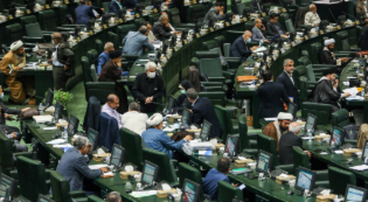مجلس چه زمانی صلاحیت وزیر پیشنهادی کار را بررسی می‌کند؟