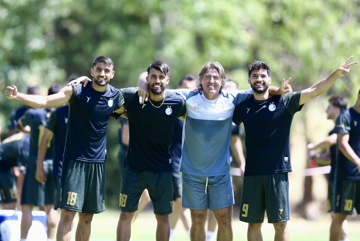 محمد مؤمنی: ساپینتو می‌داند چطور انرژی هواداران را به بازیکنان منتقل کند