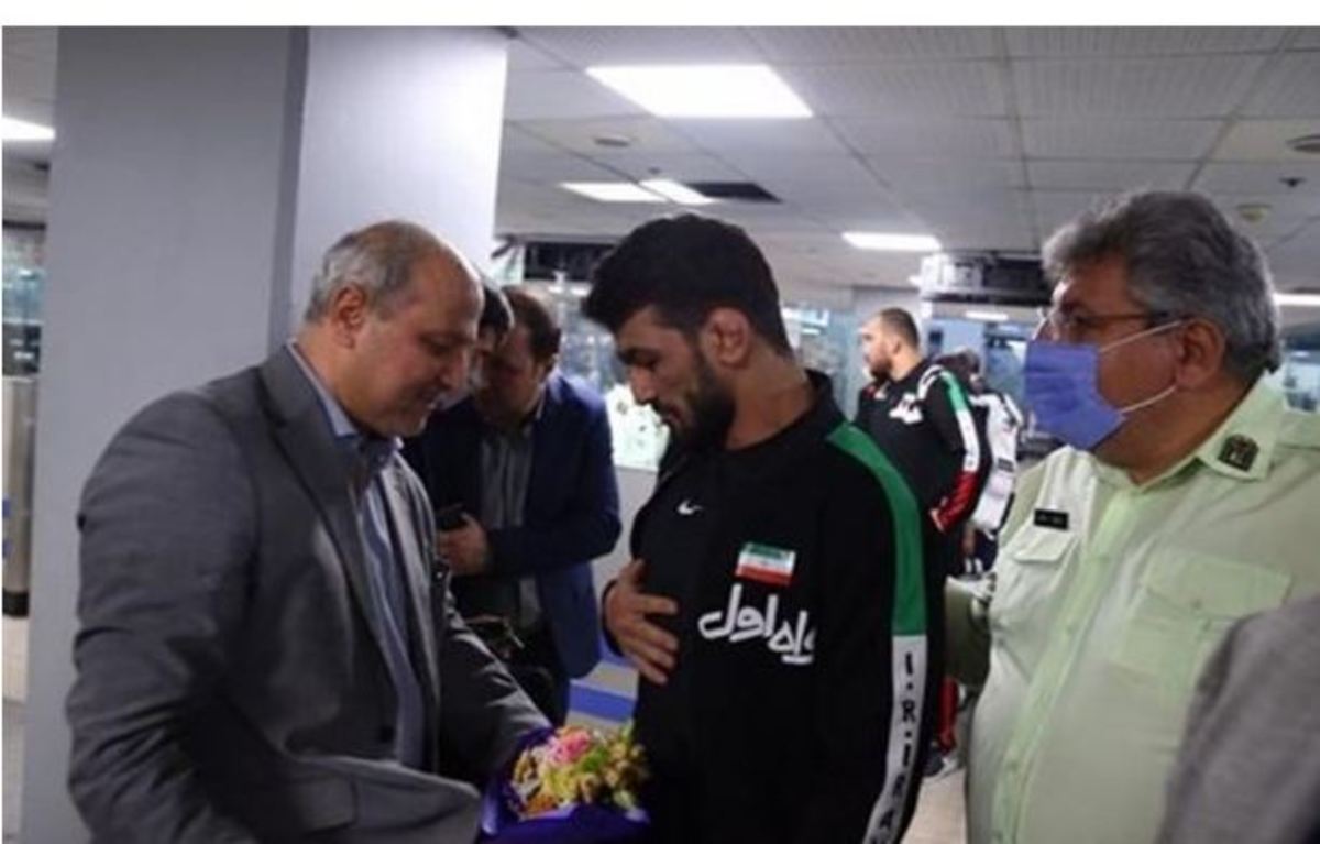 استقبال مسئولان کشور از تیم کشتی ایران