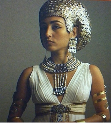 گلشیفته فراهانی ملکه‌ی مصر باستان
