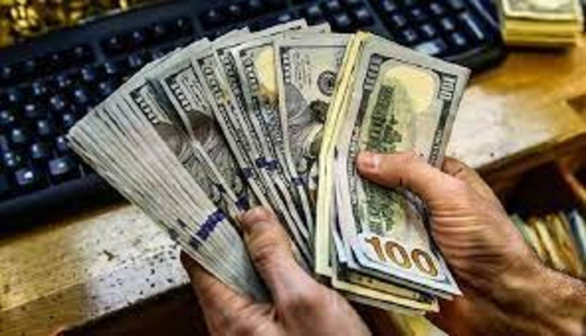ارزش دلار رکورد ۲۰ ساله را شکست/چرا امروز یورو از دلار عقب افتاد؟