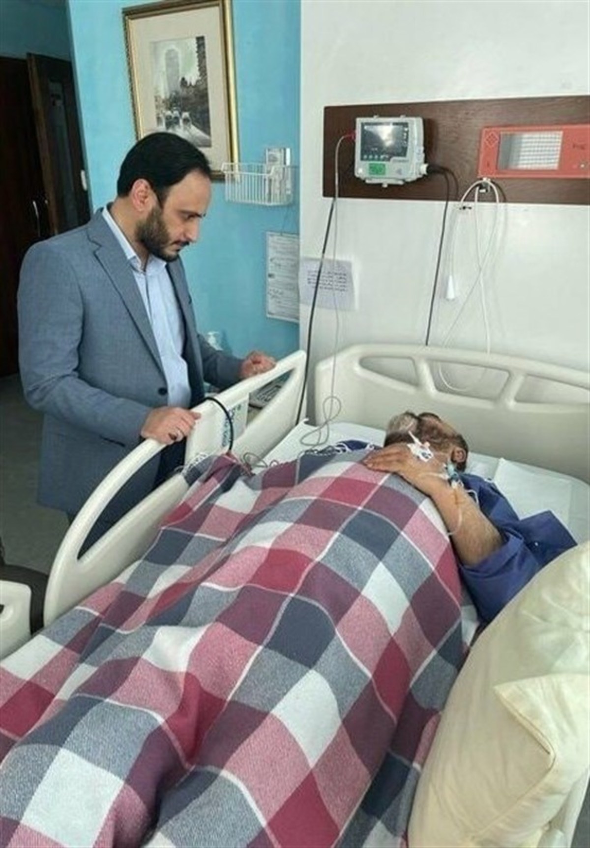 وزیر راه و شهرسازی در پی بروز حادثه تحت عمل جراحی دیسک کمر قرار گرفت