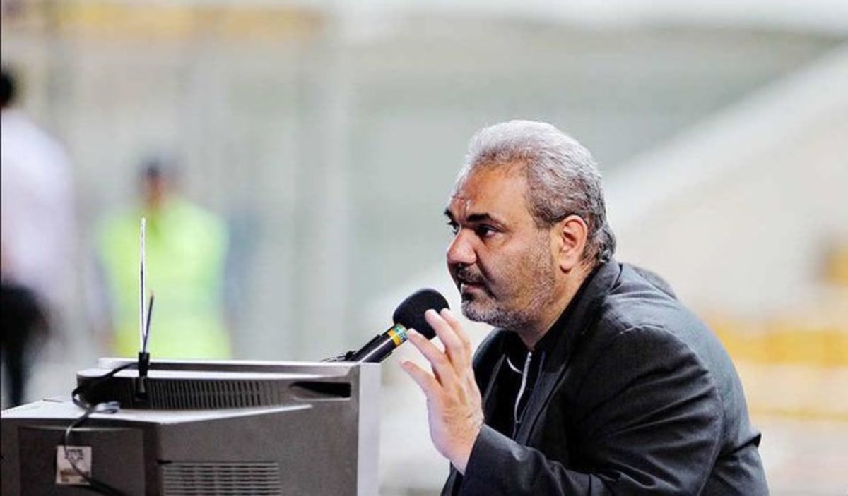 جواد خیابانی در ورزشگاه آزادی دیدار پرسپولیس-تراکتور را گزارش کرد.
