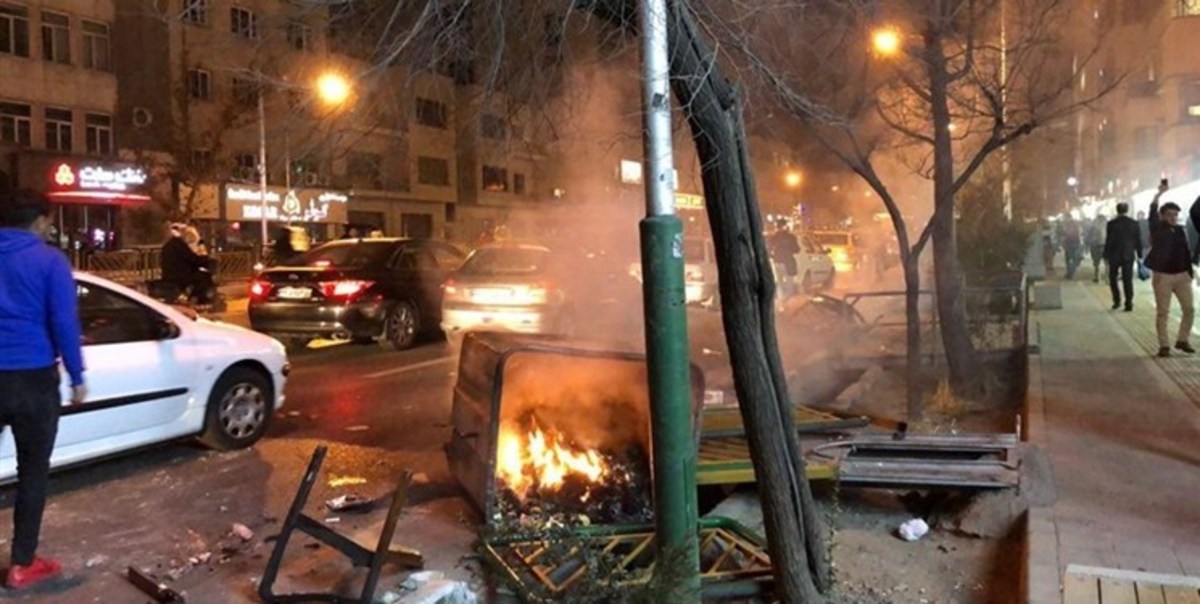رابطه تحریم با اغتشاش و ناامنی اجتماعی/آشوبگران حمله به دستاورد‌های دولت را نشانه گرفته اند