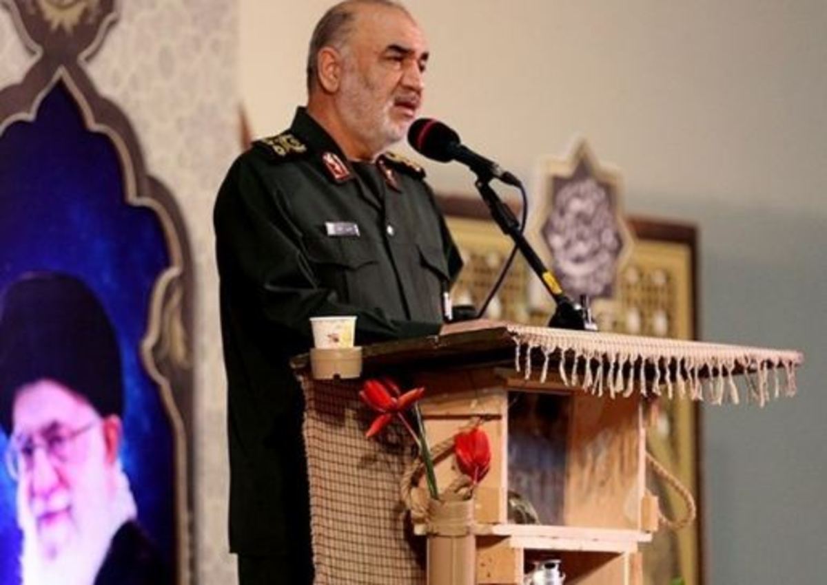 سلامی: جامعه جوان آماده پذیرش نقش‌های بزرگ در آینده است
