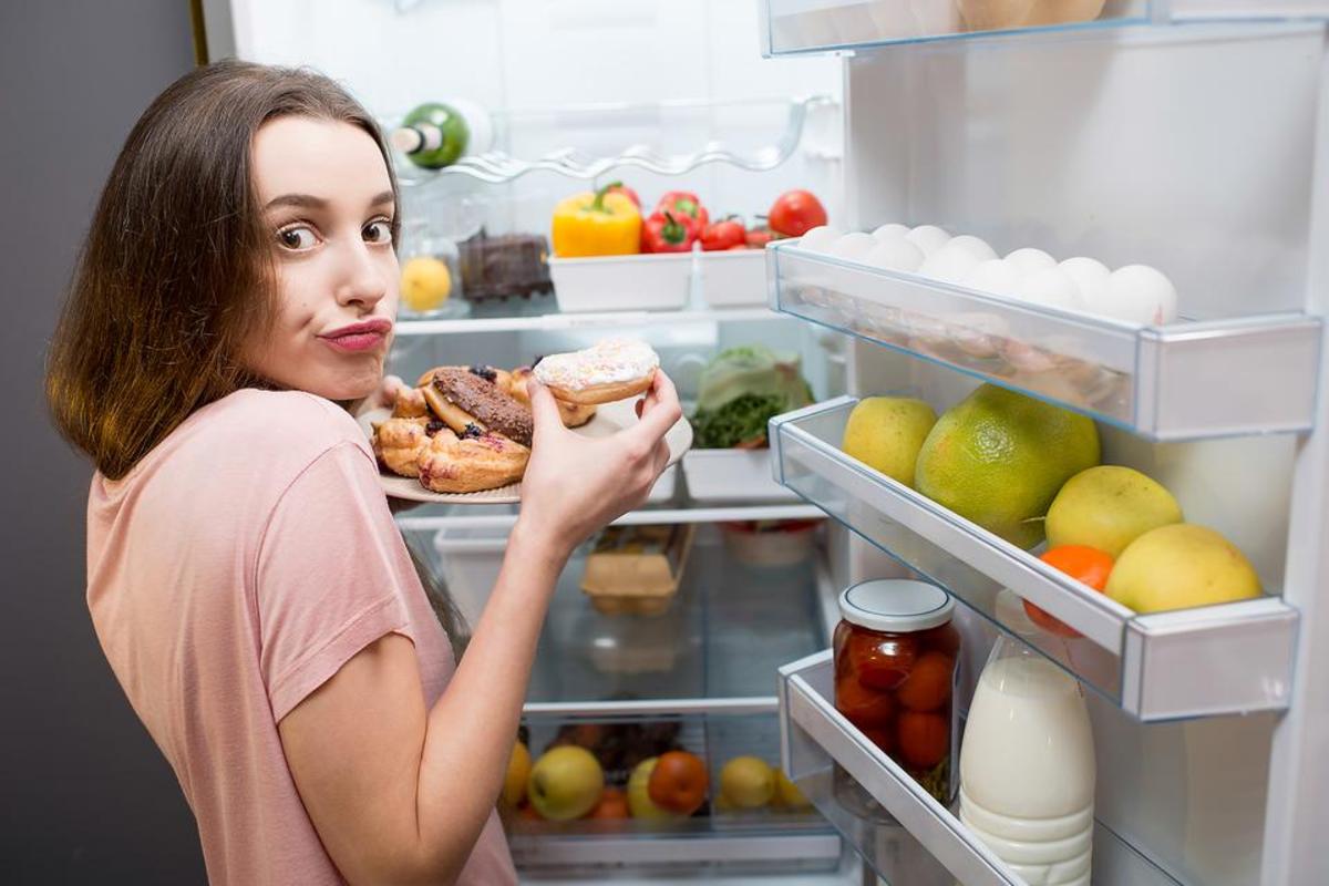 ۷ بعدازظهر بهترین زمان برای غذا خوردن! چرا؟