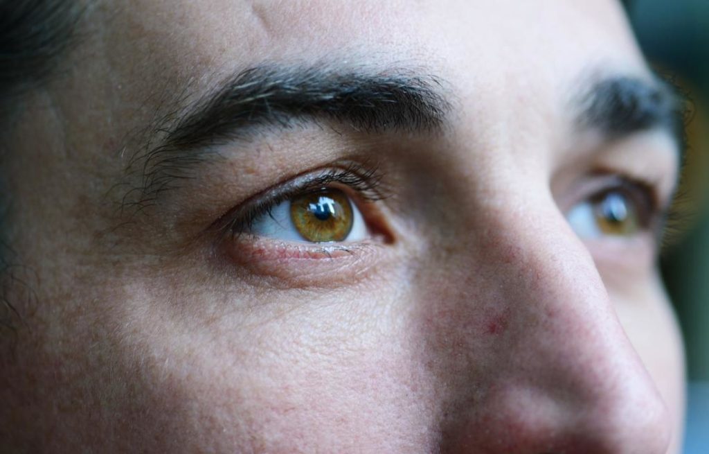 چشم‌ها دریچه‌ای به سلامتی؛ از تشخیص کلسترول تا کم خونی
