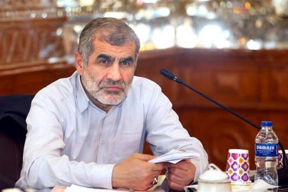 در غبار این روز‌ها نیرو‌های انتظامی، در کنار مردمند