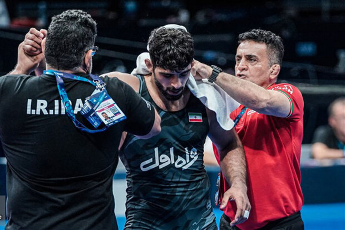 بنا باید زودتر از این‌ها از سرمربیگری کناره گیری می‌کرد