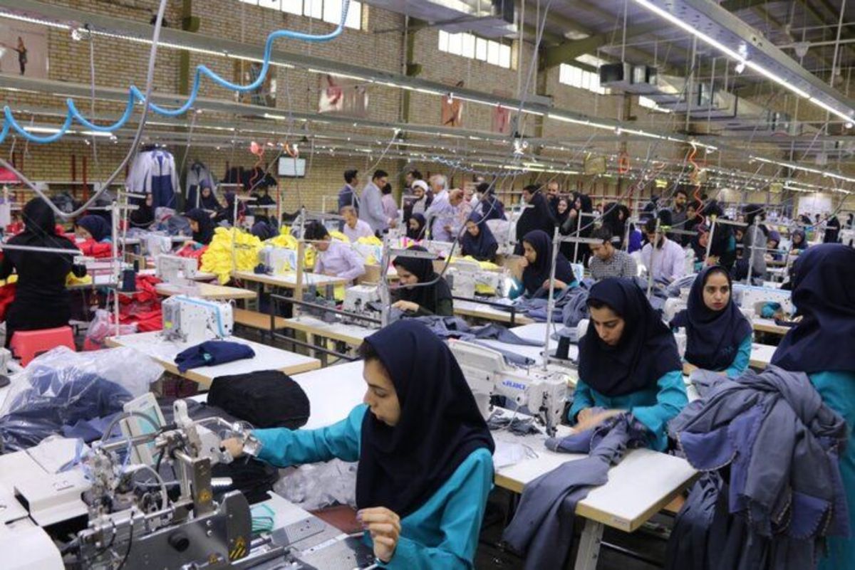 فروش پوشاک در پی اغتشاشات اخیر به مرز صفر رسید/ کارخانجات نیروهایشان را تعدیل دادند