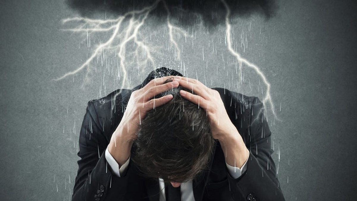 یک فرد با انرژی منفی چه نشانه‌هایی دارد؟