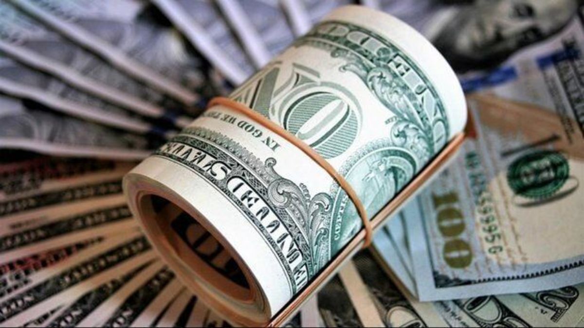 فعالان حرفه‌ای بازار حاضر به خرید ارز نیستند و در حال فروش هستند