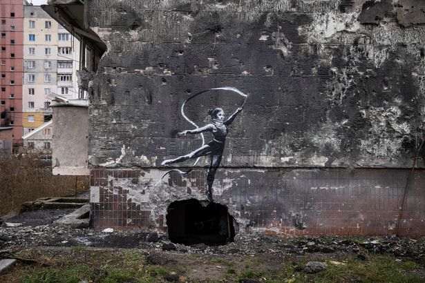 آثار هنری خیره کننده بر روی ویرانه‌های اوکراین توسط بنکسی