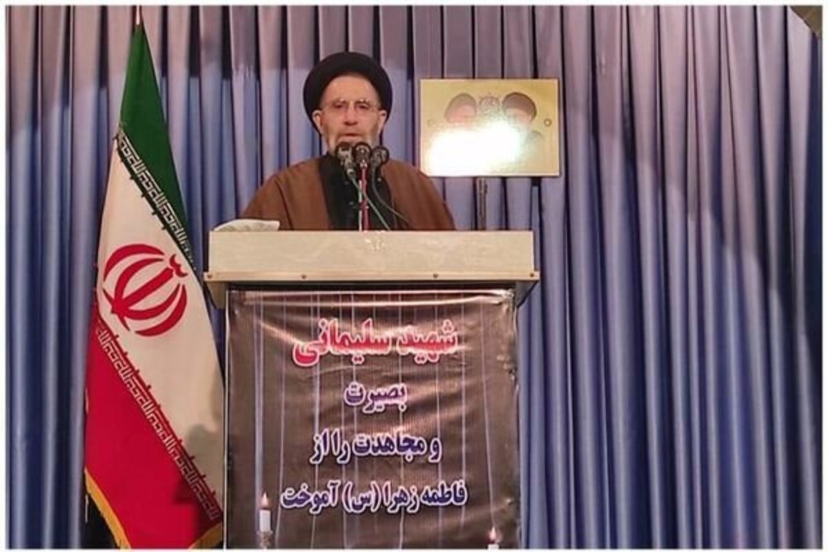 غفلت از بسیج، گرفتار شدن در دام ابرقدرت‌ها است