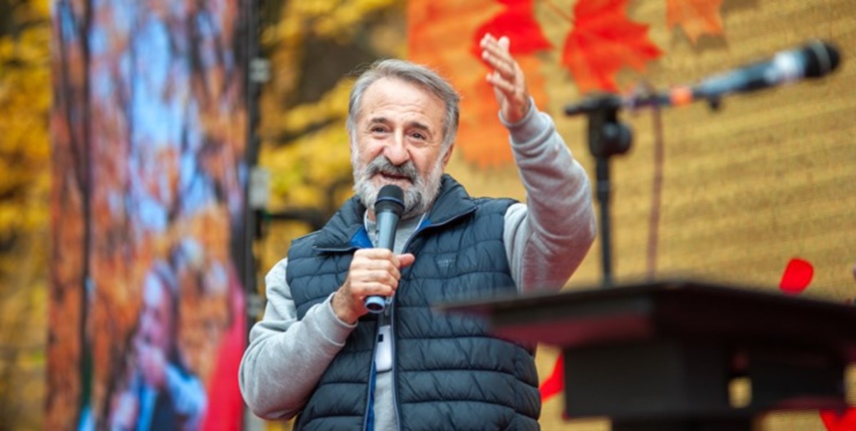 مهران رجبی: برنامه‌ای که با لوگو و اسم خودش ساخته می‌شود، هیچ ربطی به برنامه قبلی ندارد