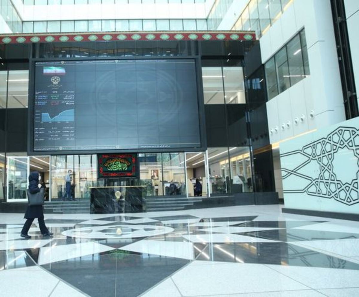 وزارت اقتصاد: دولت حمایت راهبردی از بورس را دنبال می‌کند نه رشد دستوری