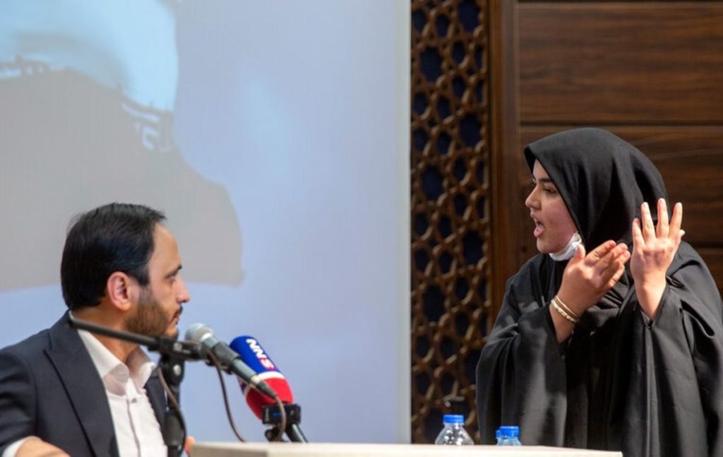 سخنگوی دولت:کسی با علی کریمی مشکلی ندارد، میتواند به کشور بازگردد