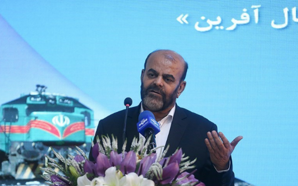 وزیر راه و شهرسازی: مطالعات اولیه قطار تندرو تهران-مشهد آغاز شد