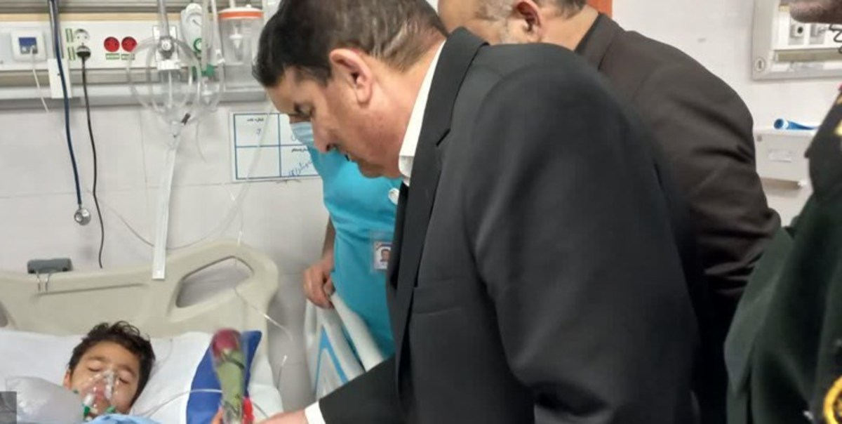 معاون اول رئیس جمهور و وزیر کشور از مجروحان حادثه تروریستی شیراز عیادت کردند
