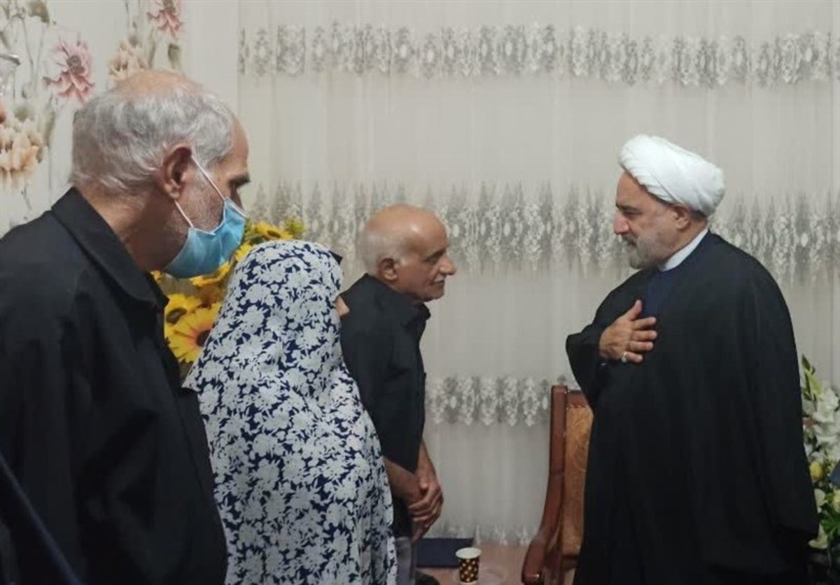دیدار معاون اول قوه قضائیه با خانواده شهیدان حادثه تروریستی شاهچراغ شیراز