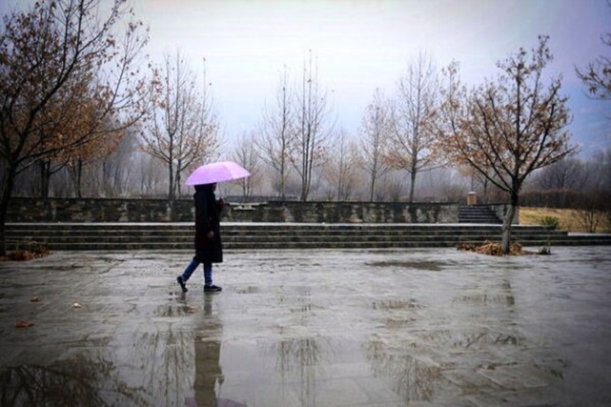 بارش باران در نقاط مختلف کشور/کاهش ۴ تا ۷ درجه‌ای دما