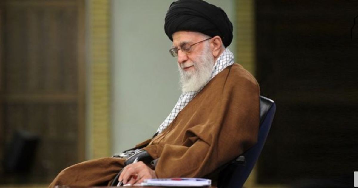 رهبر انقلاب در پاسخ به نامه جمعی از دانش‌آموزان: آینده کشور از آن شما است؛ خود را برای هرچه بهتر ساختن آن آماده کنید