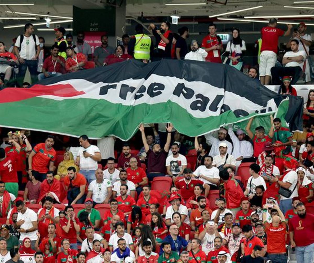 خشم هواداران انگلیسی از رژیم صهیونیستی؛ «فلسطین را آزاد کنید»